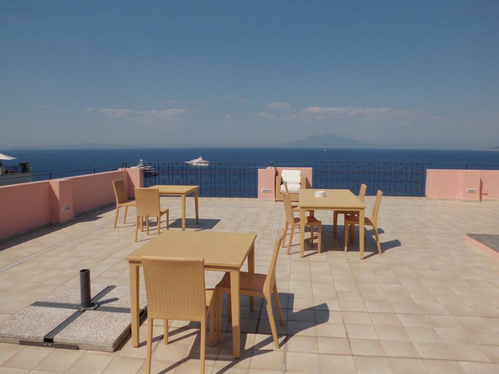 Capri Inn Couette-café 2*