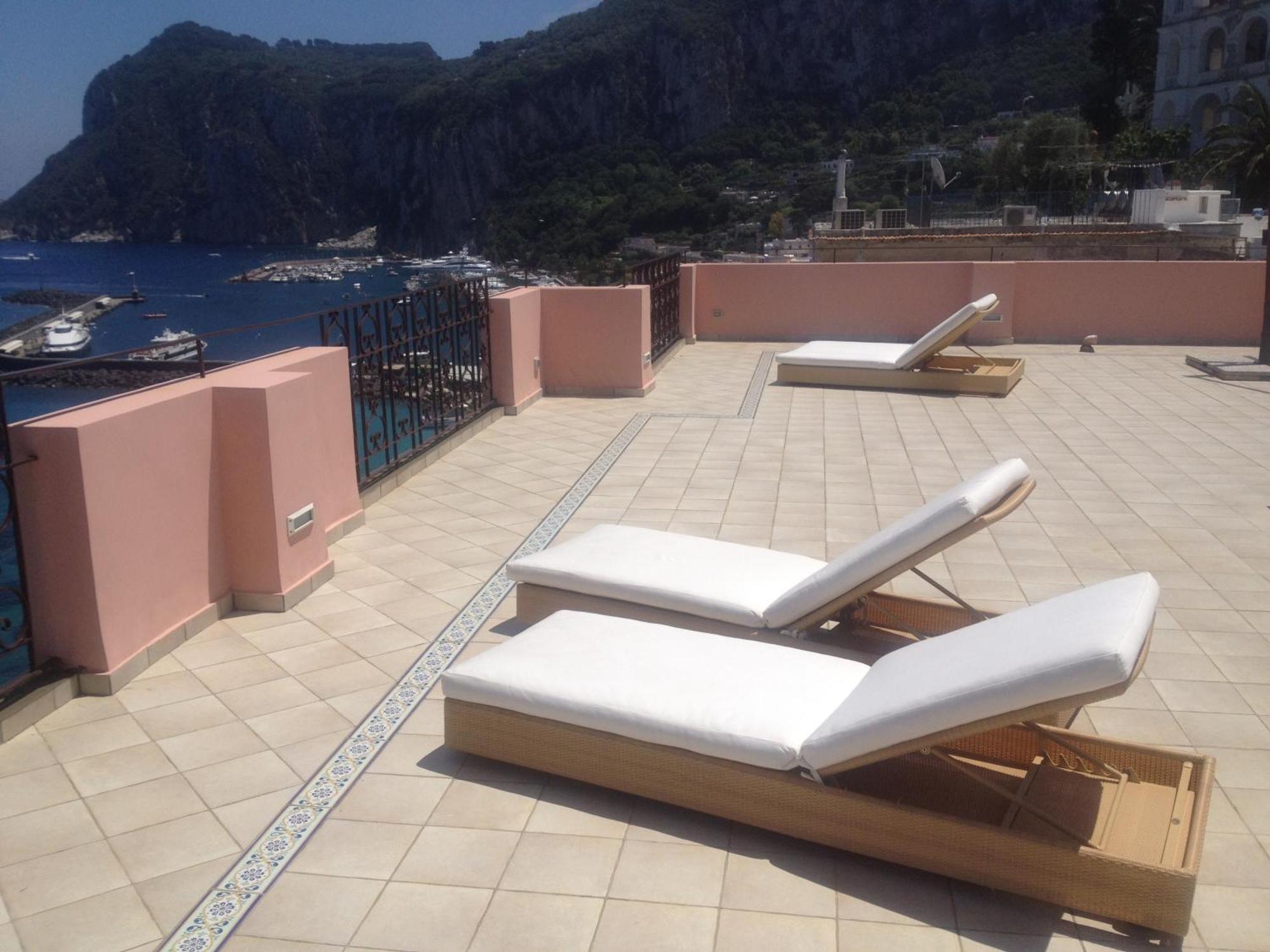 Couette-café Capri Inn 2*