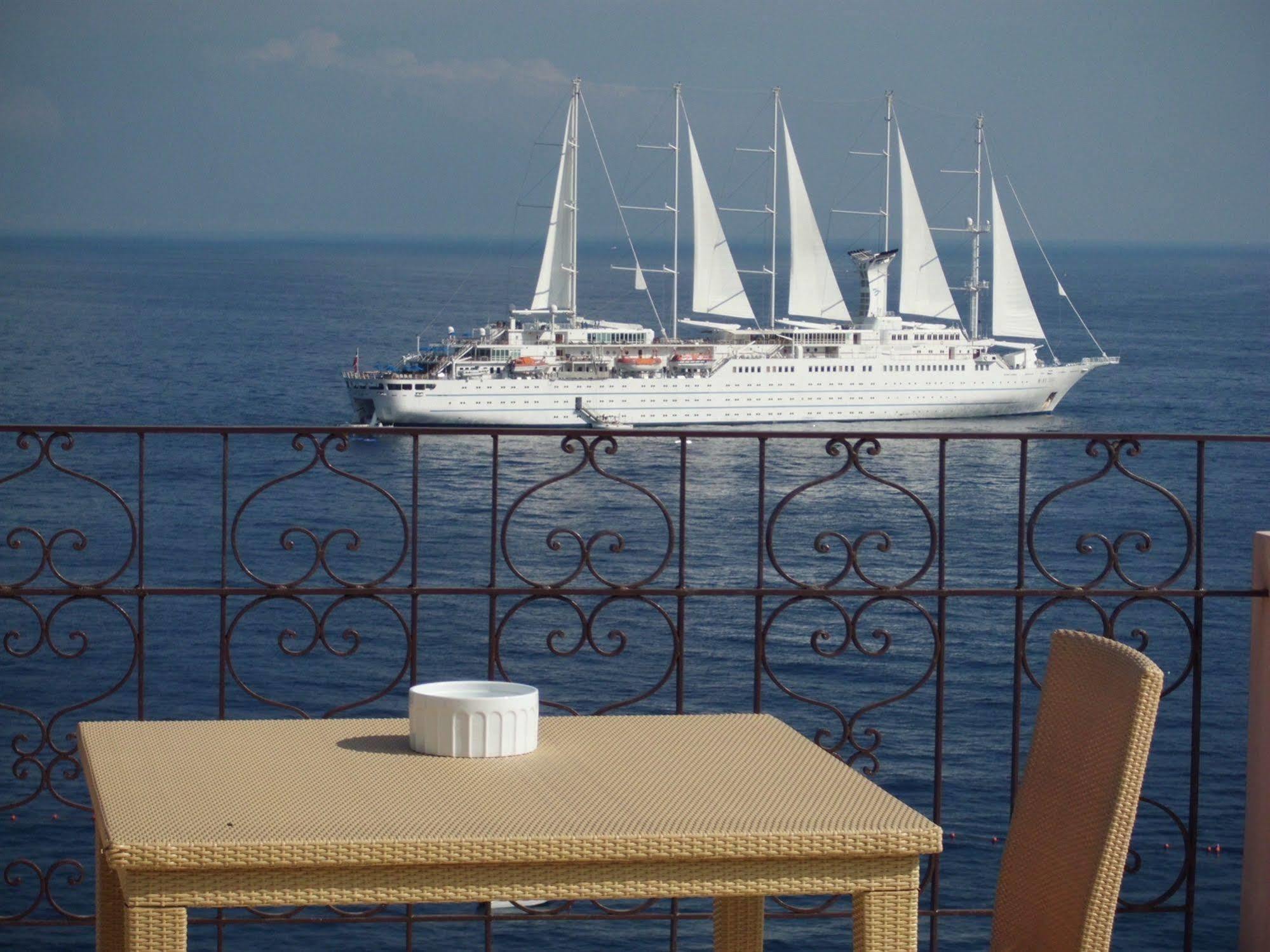 Couette-café Capri Inn 2*