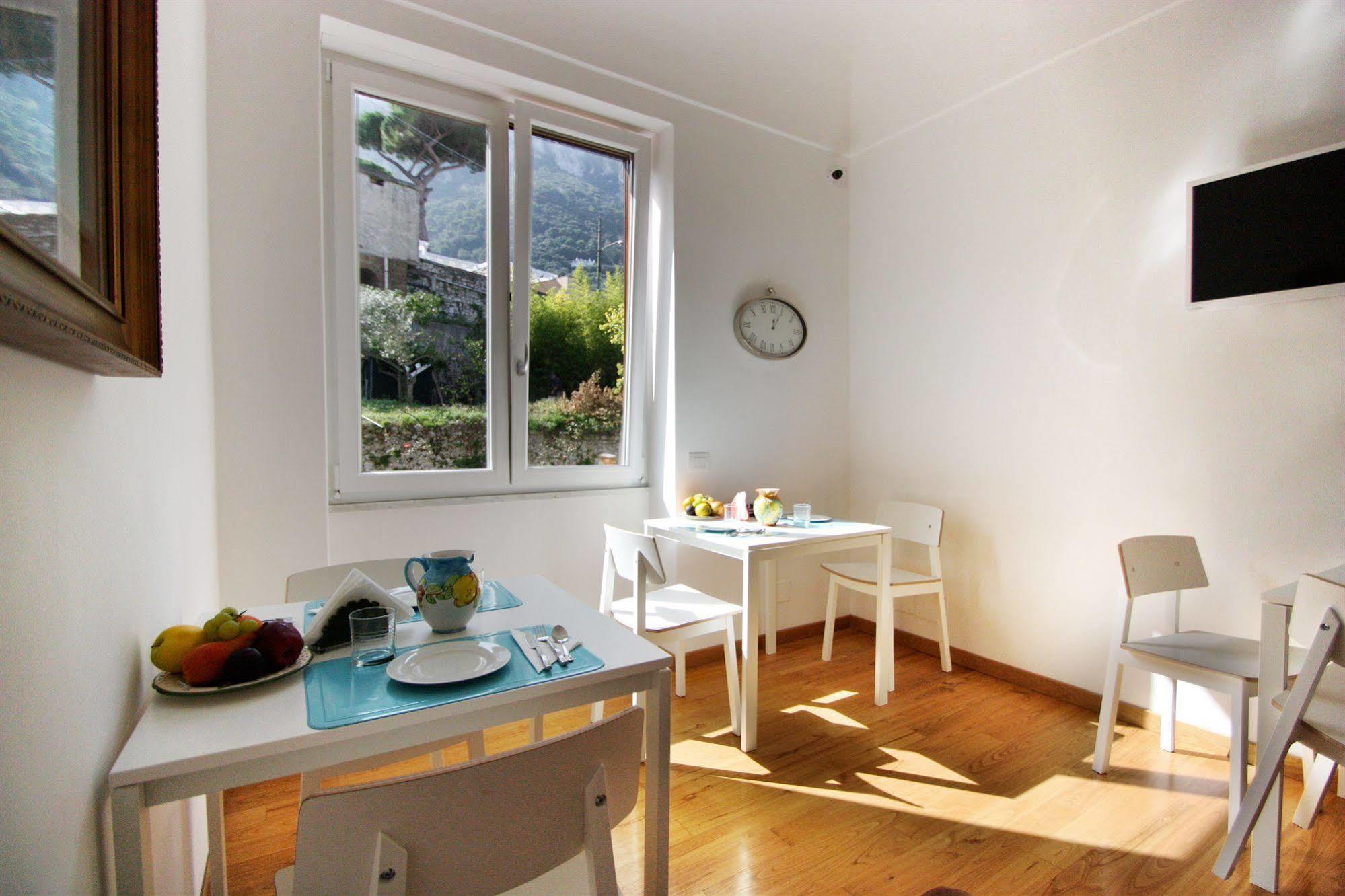 Capri Inn Couette-café