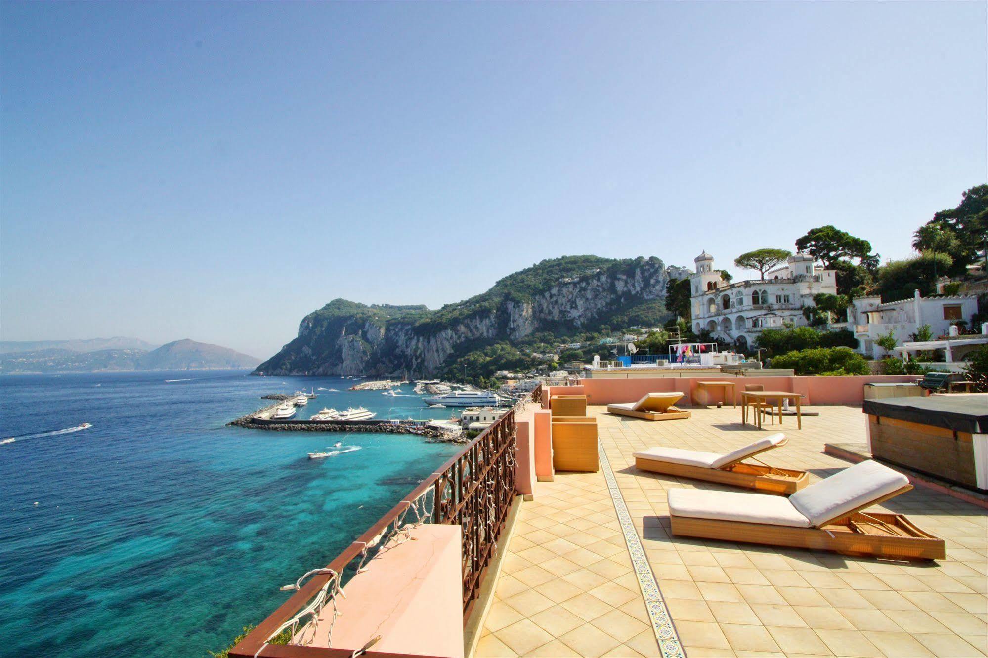 Couette-café Capri Inn 2*